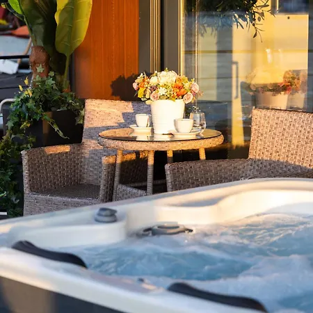 펜션 Ada Moment Splav- Kuca Na Reci Beograd- Floating House On Sava River ,belgrade 베오그라드